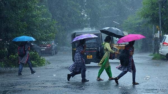 സംസ്ഥാനത്ത് ഒറ്റപ്പെട്ട ഇടത്തരം മഴ തുടരും; മലയോര മേഖലകളില്‍ മഴ കനത്തേക്കും കേന്ദ്ര കാലാവസ്ഥാ വകുപ്പിന്റെ മുന്നറിയിപ്പ്.