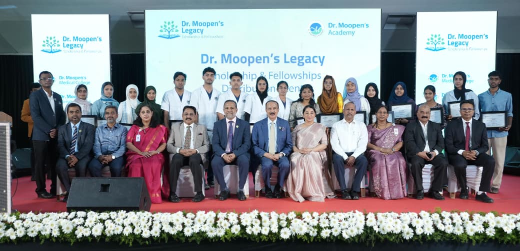 ഡോ. മൂപ്പൻസ് ലെഗസി സ്കോളർഷിപ്പ്, ഫെലോഷിപ്പുകൾ വിതരണം ചെയ്തു