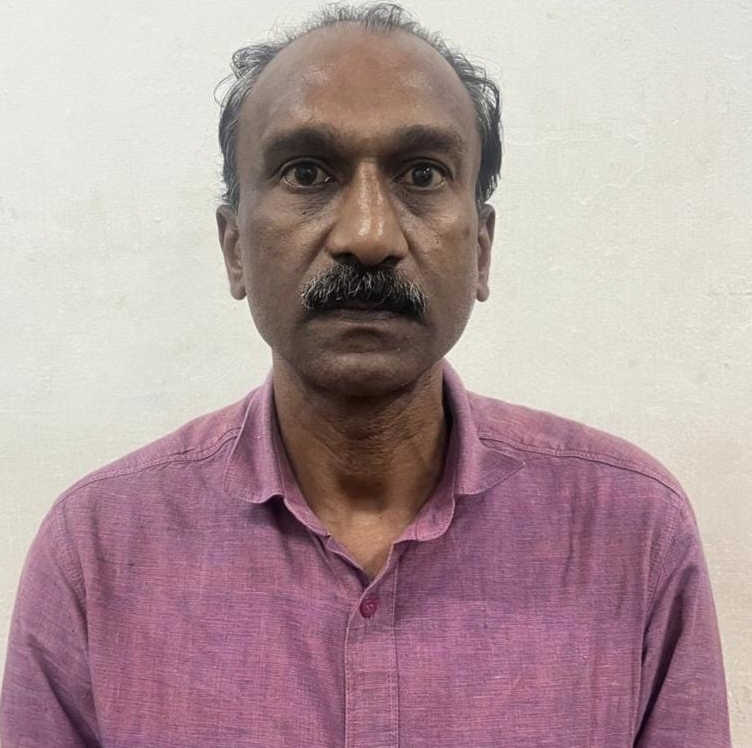 വീടുപണിക്ക് ലോണ്‍ ശരിയാക്കി നല്‍കാമെന്ന് വിശ്വസിപ്പിച്ച് ഉരുള്‍പൊട്ടല്‍ ദുരന്തബാധിതയില്‍ നിന്ന് ലക്ഷങ്ങള്‍ തട്ടിയയാള്‍ അറസ്റ്റില്‍