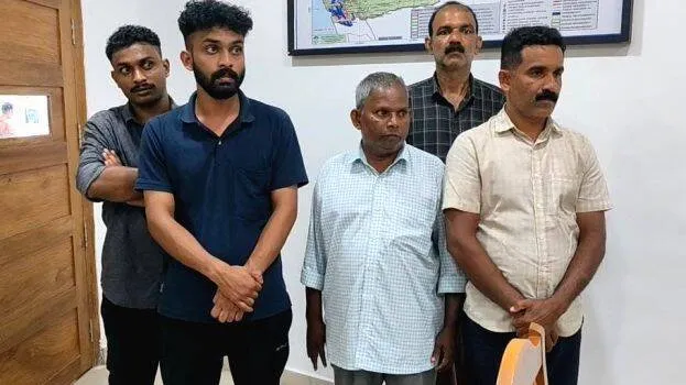 66 കിലോ ചന്ദനവുമായി അഞ്ചംഗ സംഘത്തെ വനംവകുപ്പ് അറസ്റ്റ് ചെയ്തു