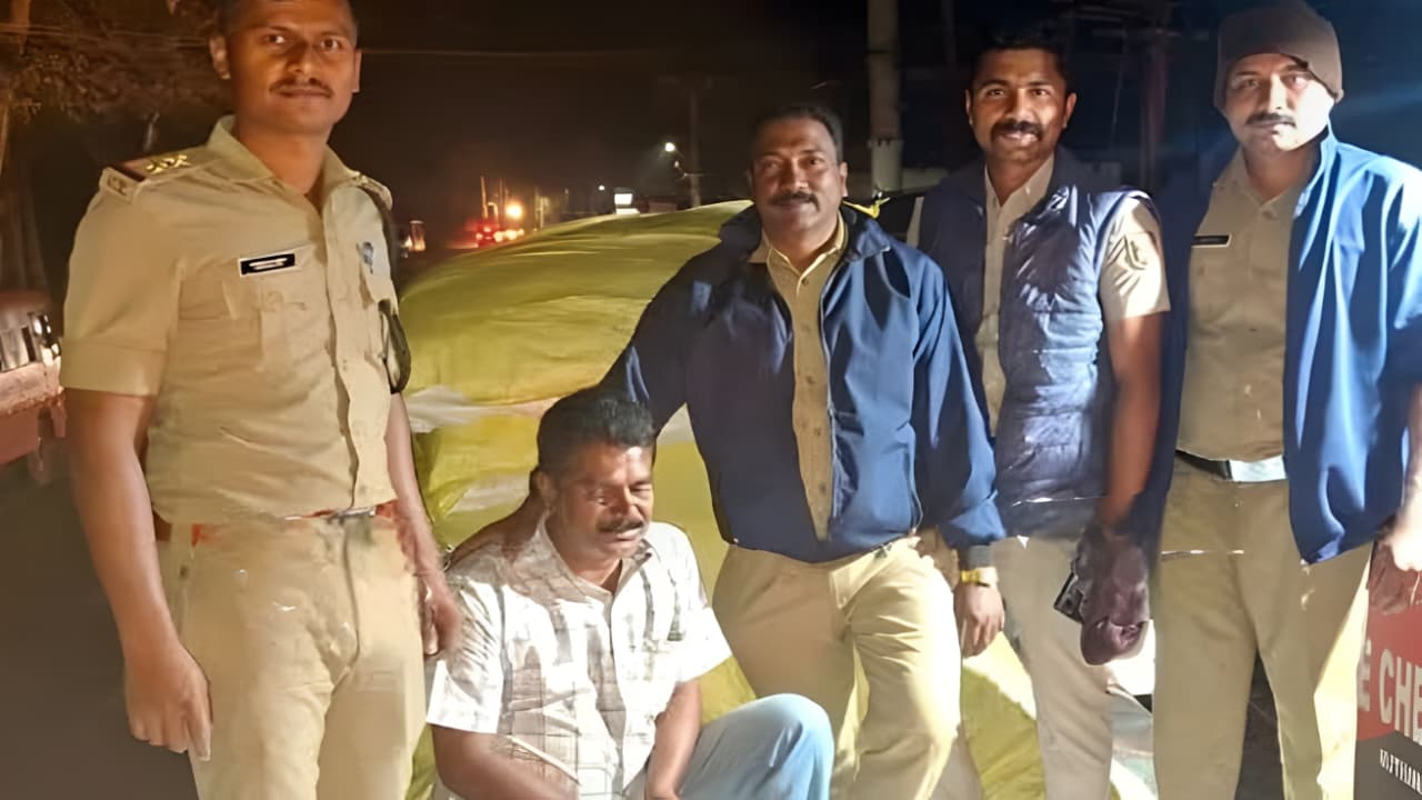 മുത്തങ്ങയിൽ വൻ ലഹരിവേട്ട 4200 കിലോ നിരോധിത പുകയില ഉൽപ്പന്നങ്ങൾ പിടികൂടി