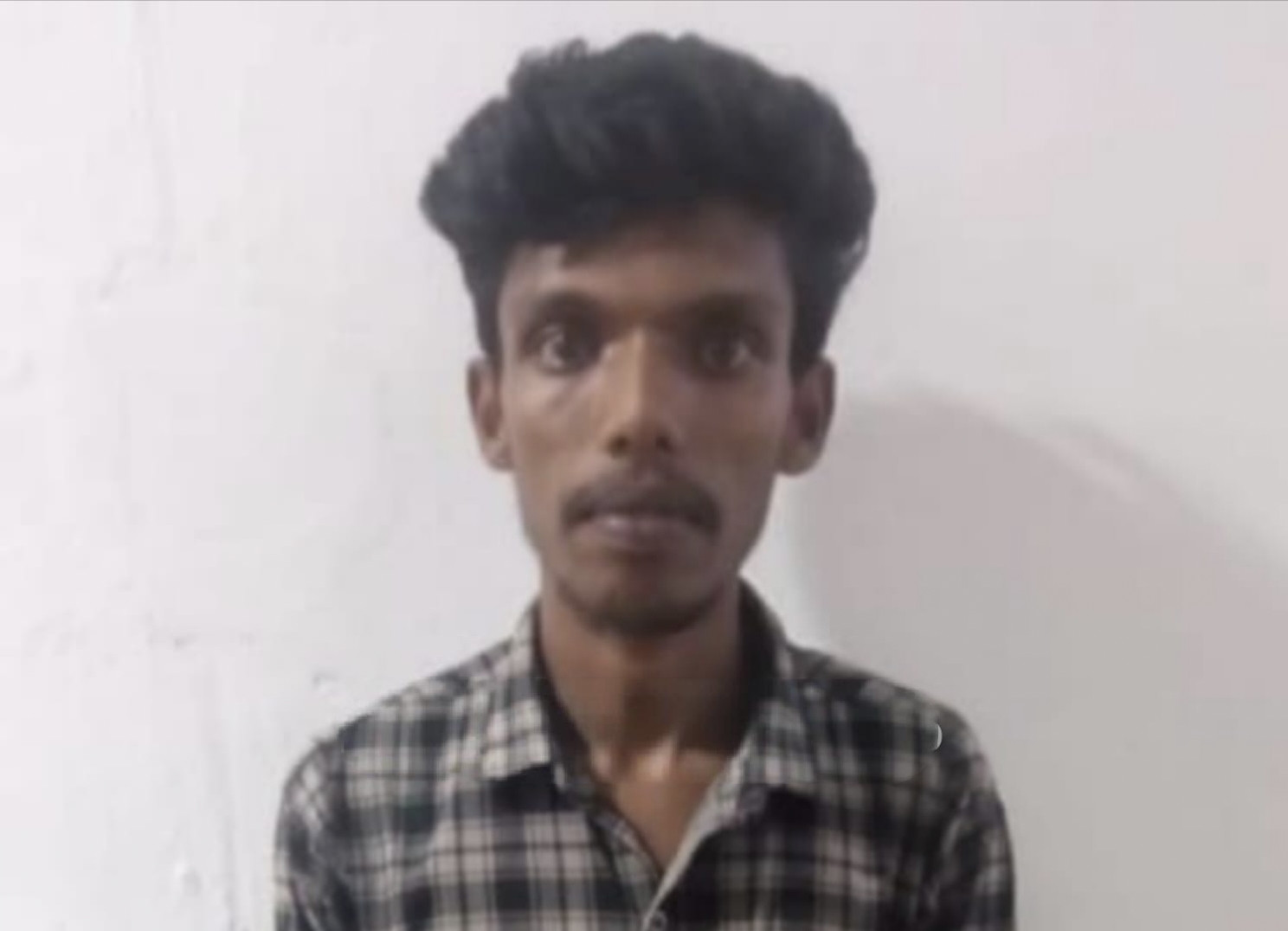 അരകിലോ കഞ്ചാവുമായി യുവാവ് പോലീസ് പിടിയില്‍