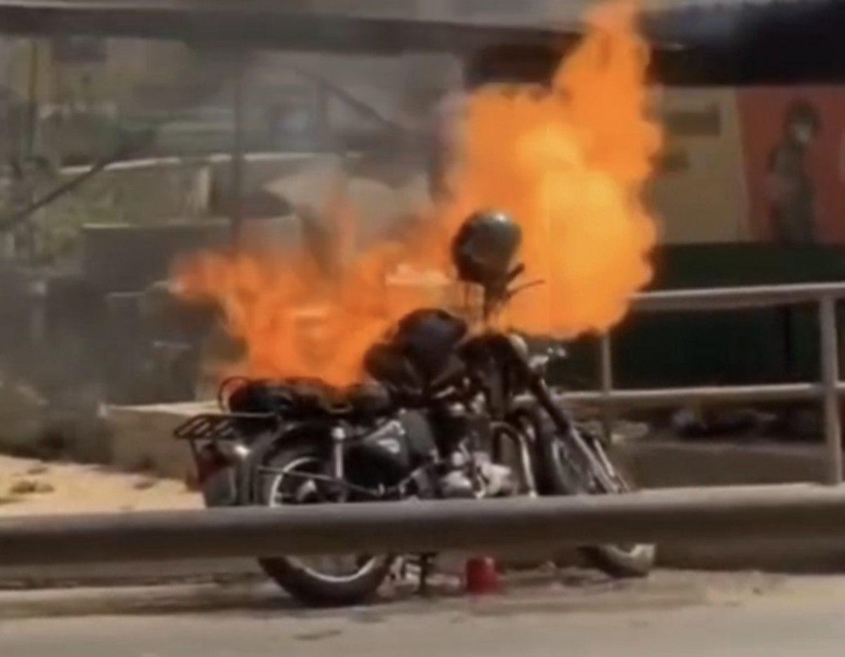 പനമരത്ത് നിർത്തിയിട്ട ബുള്ളറ്റിന് തീ പിടിച്ചു