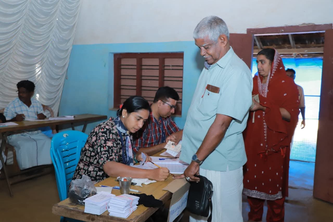 കേരളത്തില് വോട്ടെടുപ്പ് ഏപ്രില് മൂന്നാം വാരം നടന്നേക്കും, പ്രഖ്യാപനം ഈ മാസം പതിനഞ്ചോടെ മാത്രമെന്നും റിപ്പോര്ട്ട്