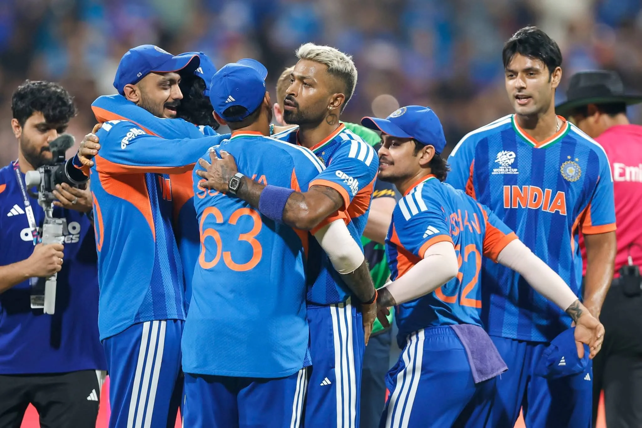 സഞ്ജു കരുത്തിൽ ഇന്ത്യ, ഇംഗ്ലണ്ടിനെ തകർത്ത് ടി20 ലോക കപ്പ് ഫൈനലിൽ