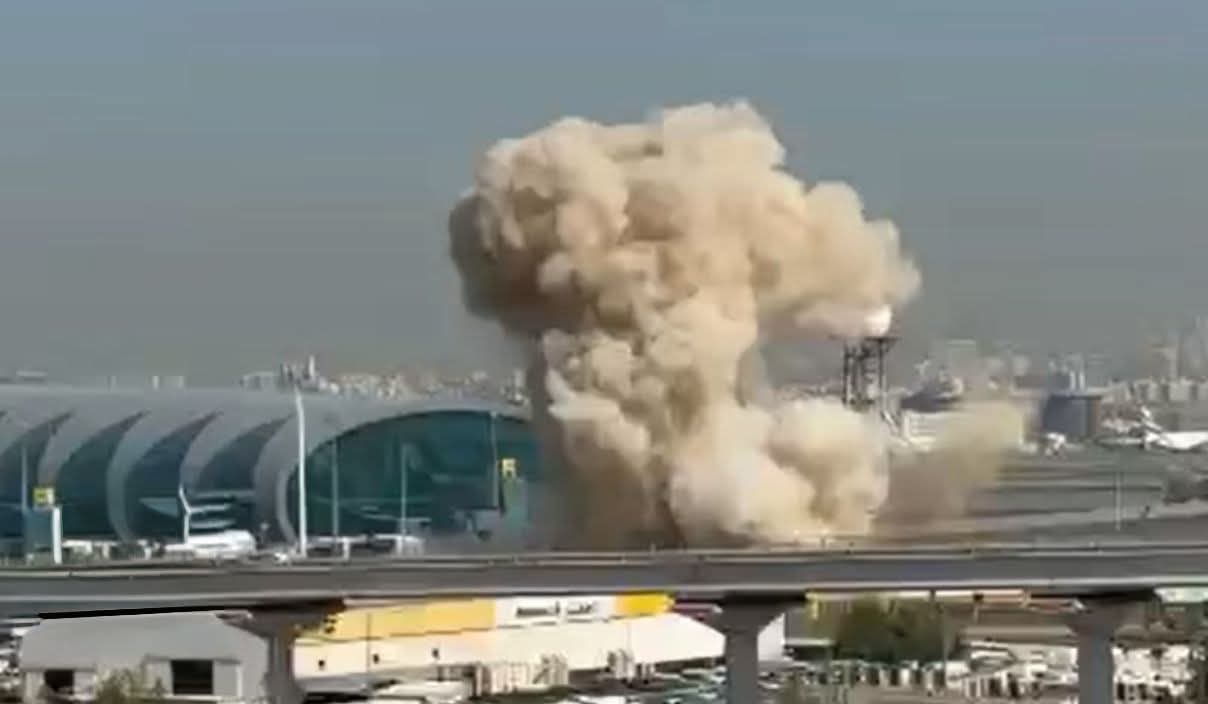 ദുബായ് അന്താരാഷ്ട്ര വിമാനത്താവളത്തെ ലക്ഷ്യമാക്കി ഇറാൻ ആക്രമണം; 2 ഡ്രോണുകൾ തടഞ്ഞ് യുഎഇ ; 4 പേർക്ക് പരിക്ക് 