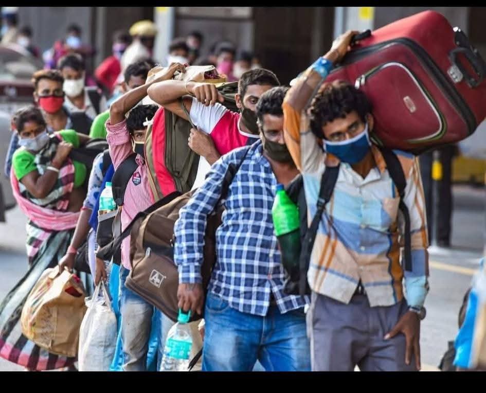 അന്യസംസ്ഥാന തൊഴിലാളികൾ കൂട്ടത്തോടെ കേരളം വിടുന്നു