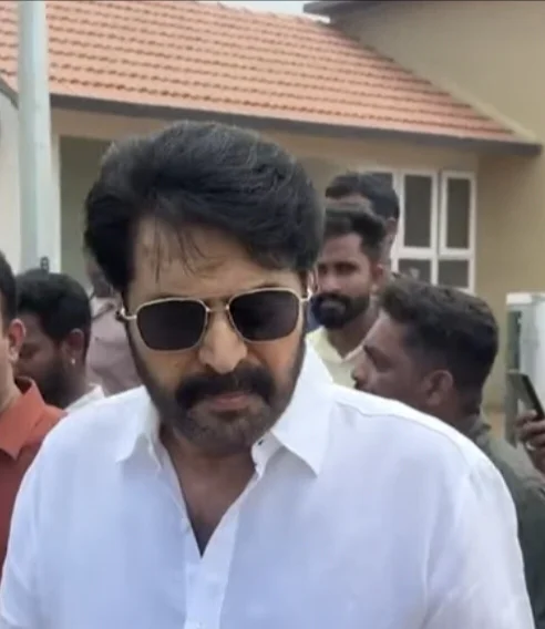 ഇത് നമ്മുടെ ജനങ്ങളുടെ മനസാണ് കാണുന്നത്’; വയനാട് ടൗണ്‍ഷിപ്പ് സന്ദര്‍ശിച്ച് നടൻ മമ്മൂട്ടി
