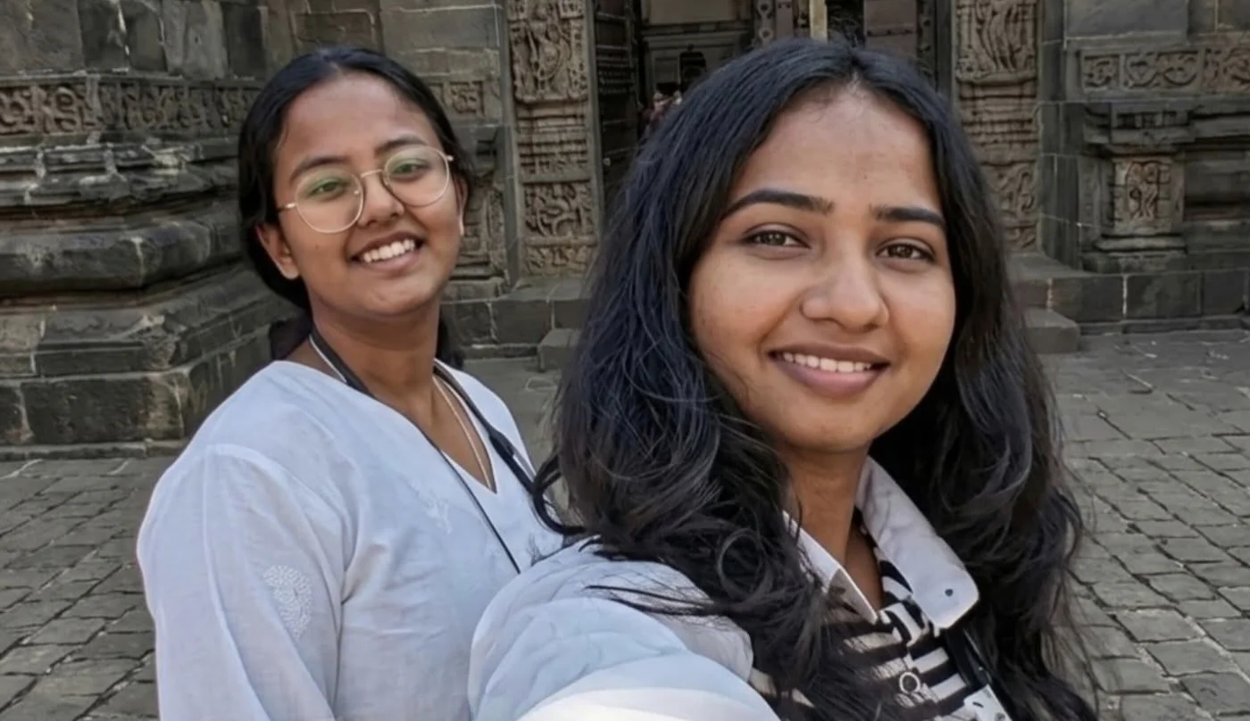ക്ഷേത്രത്തിലെ ശുചിമുറിയിൽ 2 കോളേജ്  വിദ്യാർത്ഥിനികൾ മരുന്നുകൾ കുത്തിവെച്ച് ജീവനൊടുക്കി