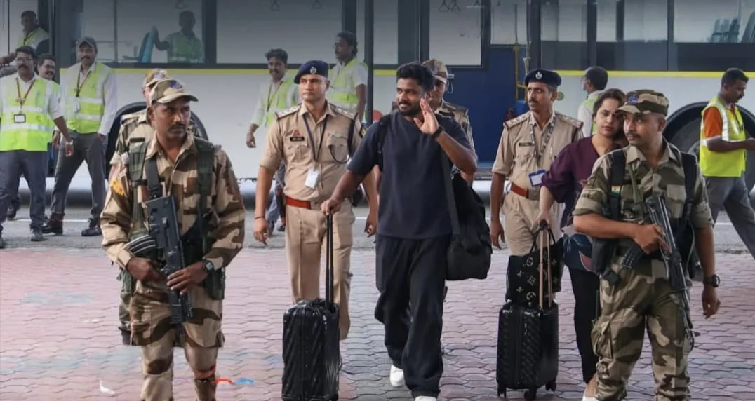 ലോകകപ്പ് വിജയത്തിന് ശേഷം സഞ്ജു ജന്മനാട്ടിലെത്തി  പ്രിയതാരത്തിന്  ആവേശകരമായ വരവേൽപ്പ്