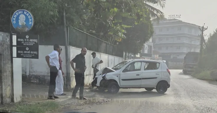 കല്പറ്റയിൽ നിയന്ത്രണം വിട്ട കാർ മതിലിൽ ഇടിച്ച് രണ്ട് പേർക്ക് പരിക്ക്