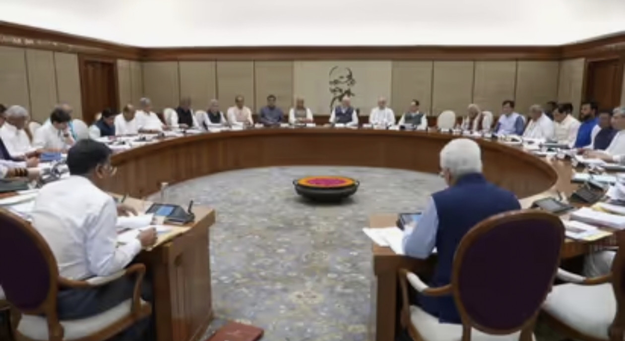 രാജ്യത്ത് ഊർജക്ഷാമമില്ല; പ്രവാസികളുടെ സുരക്ഷയ്ക്ക് മുൻഗണന; സർവകക്ഷി യോഗത്തിൽ കേന്ദ്രസർക്കാർ