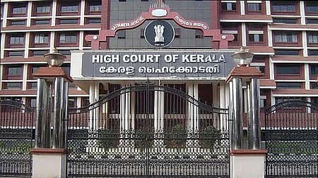 നഴ്‌സസ് സമരത്തില്‍ ഇടപെട്ട് ഹൈക്കോടതി; ആശുപത്രി സേവനങ്ങള്‍ മുടങ്ങരുതെന്ന് പൊലീസിനും തൊഴില്‍ വകുപ്പിനും നിര്‍ദേശം