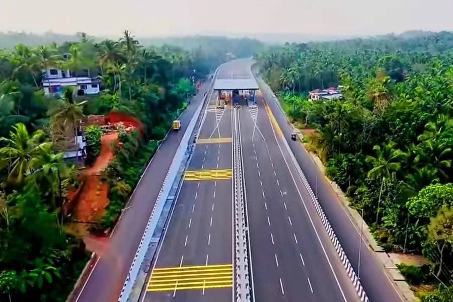 ദേശീയ പാതകളിലൂടെ യാത്ര ചെയ്യുന്നവരുടെ പ്രത്യേക ശ്രദ്ധയ്ക്ക്;ഏപ്രിൽ 10 മുതൽ ദേശീയപാത ടോൾ പ്ലാസകളിൽ പണം സ്വീകരിക്കില്ല