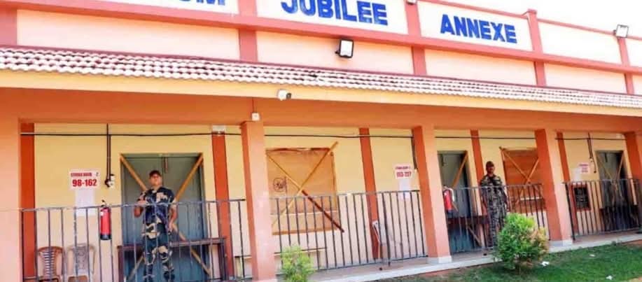 പഴുതടച്ച സുരക്ഷയിൽ വോട്ടിങ് മെഷീനുകൾ