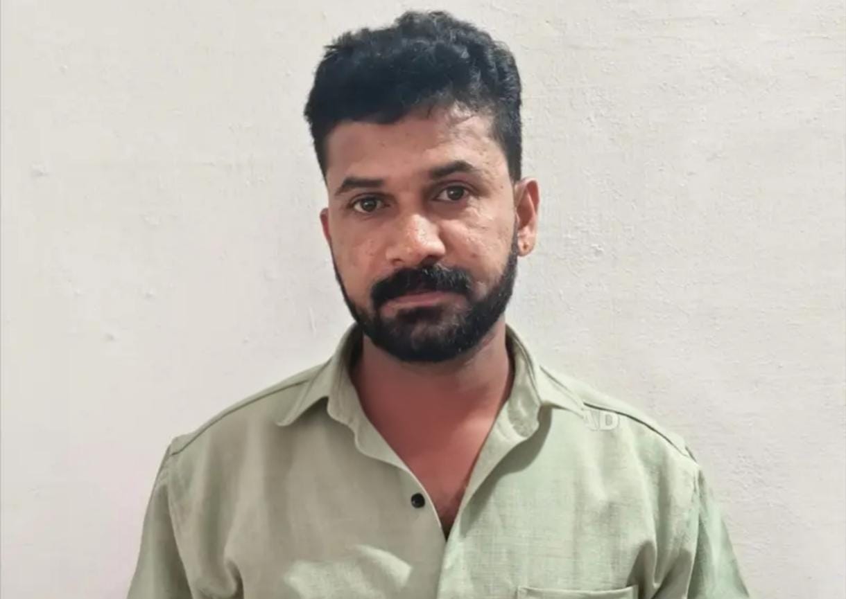 വില്പനക്കായി സൂക്ഷിച്ച 10 ലിറ്റർ മദ്യവുമായി യുവാവ് പിടിയിൽ