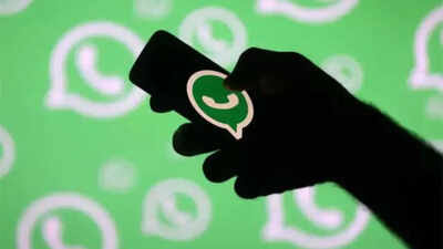 വാട്സ്ആപ്പിന്റെ വ്യാജ പതിപ്പിലൂടെ ഉപയോക്താക്കളെ നിരീക്ഷിക്കുന്നു; മുന്നറിയിപ്പുമായി മെറ്റ