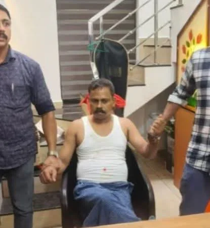 കസ്റ്റഡിയിലെടുത്ത വാഹനം വിട്ടുനല്‍കാന്‍ 2 ലക്ഷം രൂപ; ആദ്യ ഗഡുവായി 50,000 രൂപ കൈപ്പറ്റി; കൈക്കൂലി വാങ്ങുന്നതിനിടെ ചേര്‍ത്തല ഡിവൈഎസ്പി പിടിയില്‍