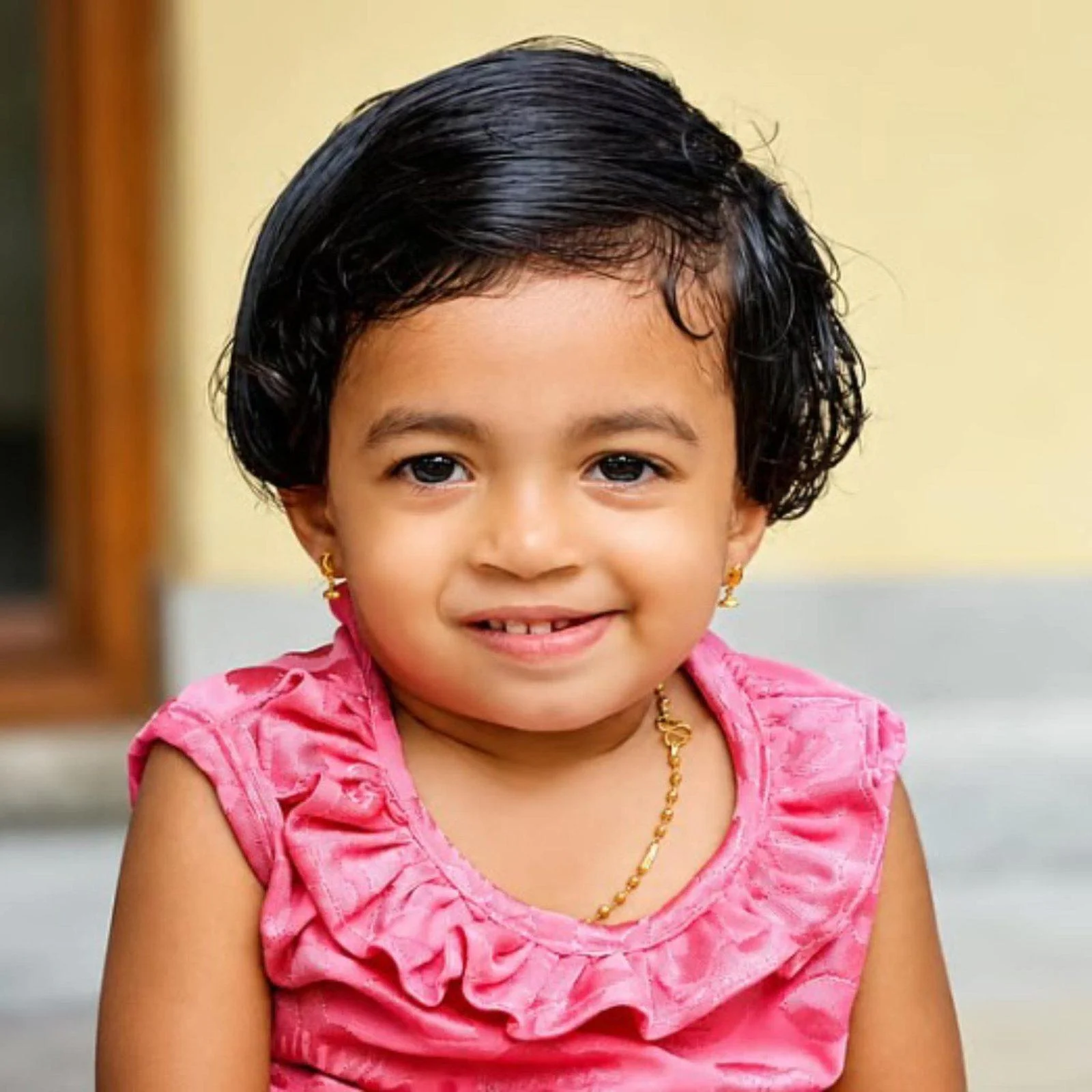 സ്കൂട്ടറിലേക്ക് മിനി ലോറി ഇടിച്ചുകയറി നാല് വയസുകാരിക്ക് ദാരുണാന്ത്യം