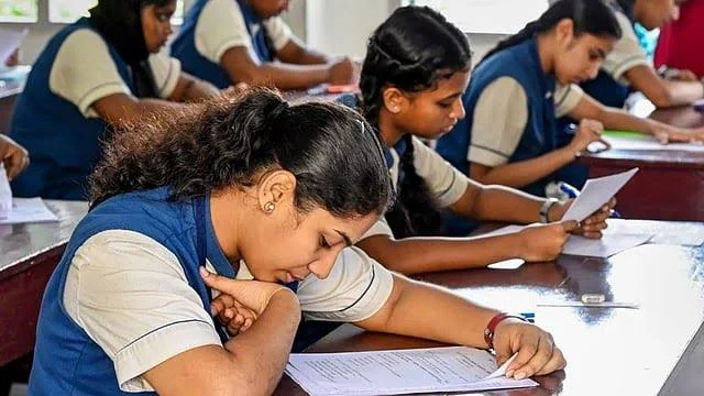 എസ്എസ്എല്‍സി പുനര്‍മൂല്യനിര്‍ണയം; ഇന്ന് (മെയ് 16) മുതല്‍ 21 വരെ ഓണ്‍ലൈനായി അപേക്ഷിക്കാം;  എങ്ങനെ അപേക്ഷിക്കാം? ചെയ്യേണ്ടത് ഇത്ര മാത്രം