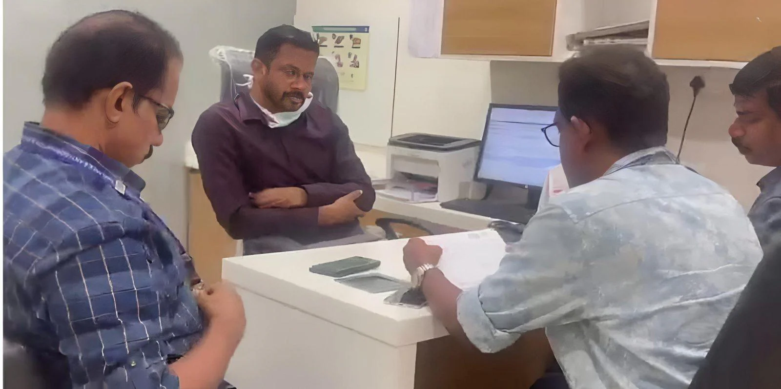 സര്‍ക്കാര്‍ ശമ്പളം 3 ലക്ഷം, സ്വകാര്യ ആശുപത്രിയില്‍ 7 ലക്ഷം! വയനാട് മെഡിക്കല്‍ കോളേജ് ഡോക്ടര്‍ വിജിലൻസ് വലയില്‍