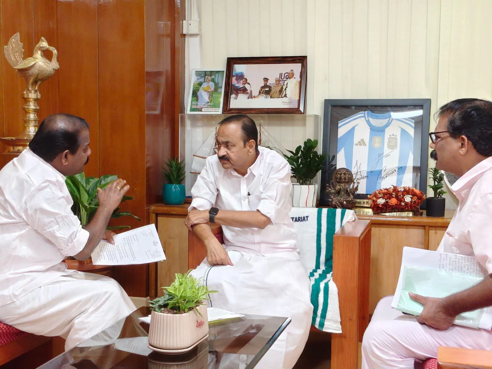 ബത്തേരിയുടെ വികസനം; മുഖ്യമന്ത്രിയുമായി കൂടിക്കാഴ്ച നടത്തി ഐ.സി. ബാലകൃഷ്ണൻ എം.എൽ.എ