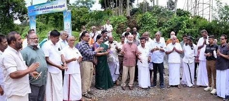 മെഡിക്കൽ കോളേജ്: ആക്ഷൻ കമ്മിറ്റി പ്രതീകാത്മക പ്രവേശന കവാടം സ്ഥാപിച്ചു
