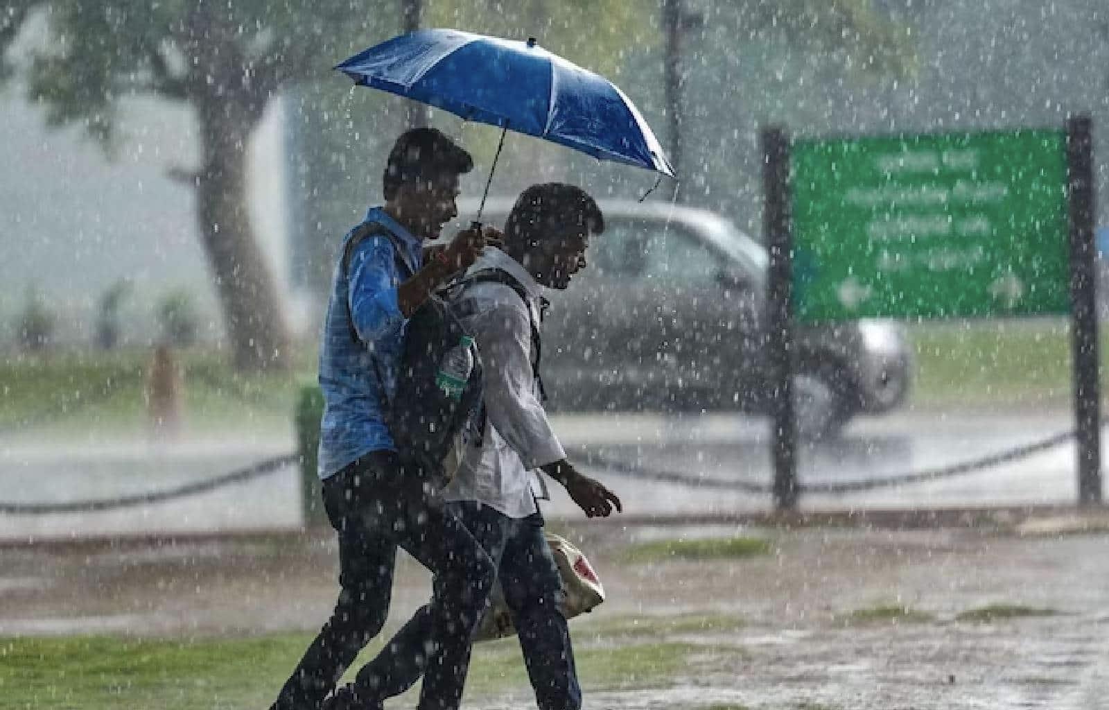സംസ്ഥാനത്ത് ഇന്ന് 4 ജില്ലകളിൽ ശക്തമായ മഴ മുന്നറിയിപ്പ്