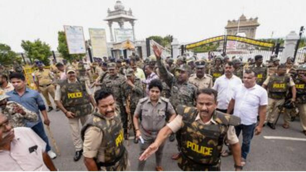 കര്‍ണാടക ബന്ദ്: ജനജീവിതം സാധാരണനിലയില്‍, ബെംഗളൂരുവില്‍ ബന്ദ് ഏശിയില്ല, മാണ്ഡ്യയില്‍ പ്രതിഷേധം