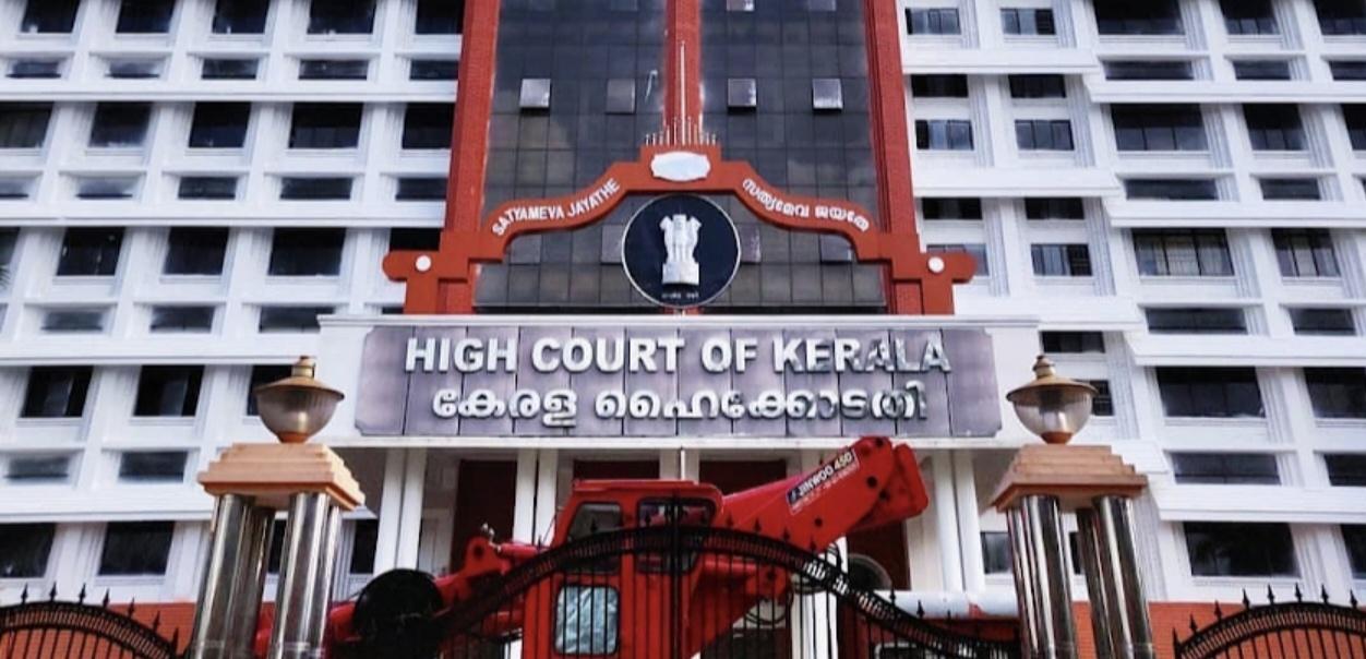 വസ്ത്രധാരണം വ്യക്തിപരമായ തീരുമാനം, മറ്റൊരാൾക്കും ഇടപെടാൻ അവകാശമില്ല’;ഹൈക്കോടതി